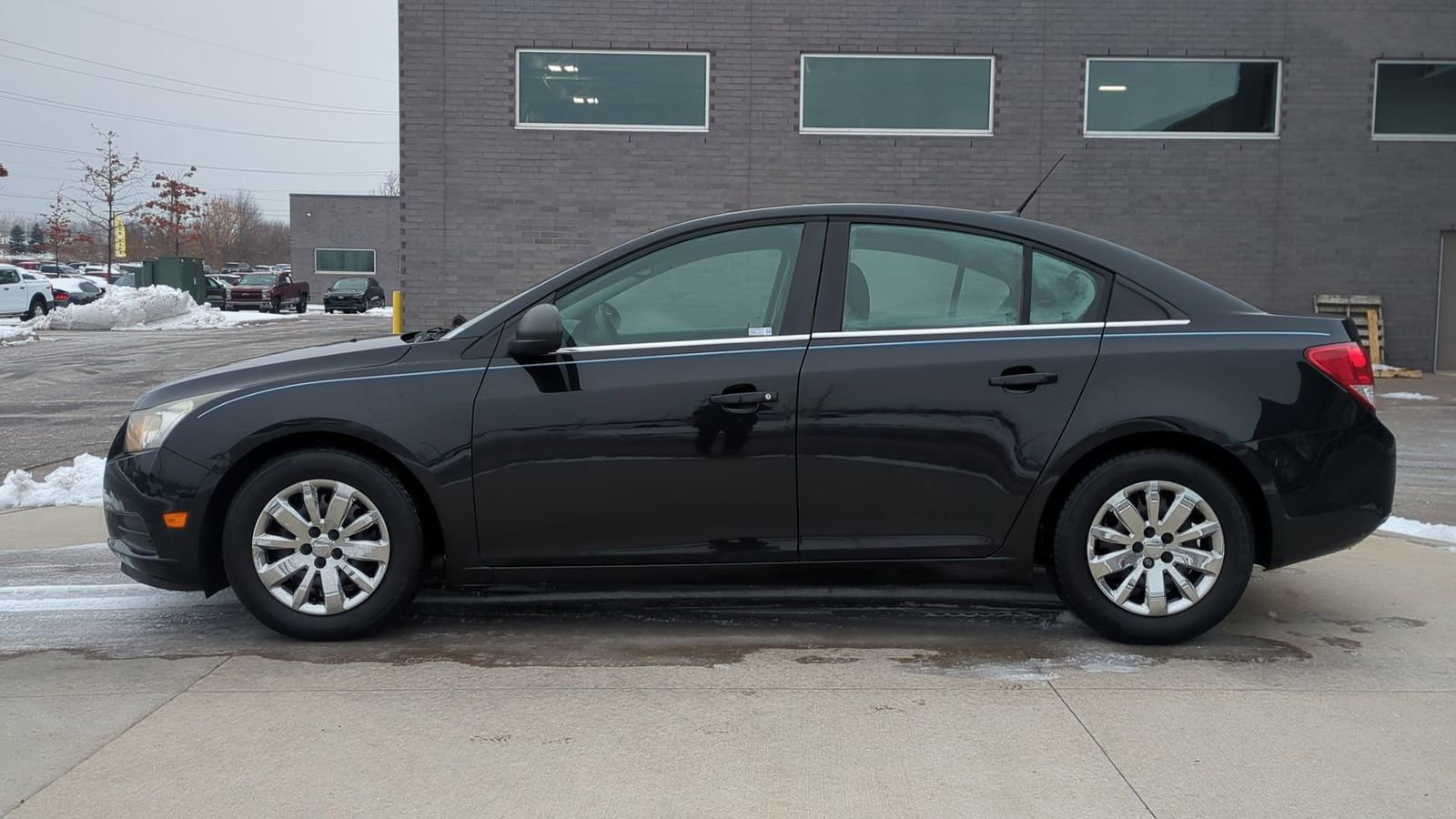 Used 2011 Chevrolet Cruze LS w/ Connectivity Package image 2