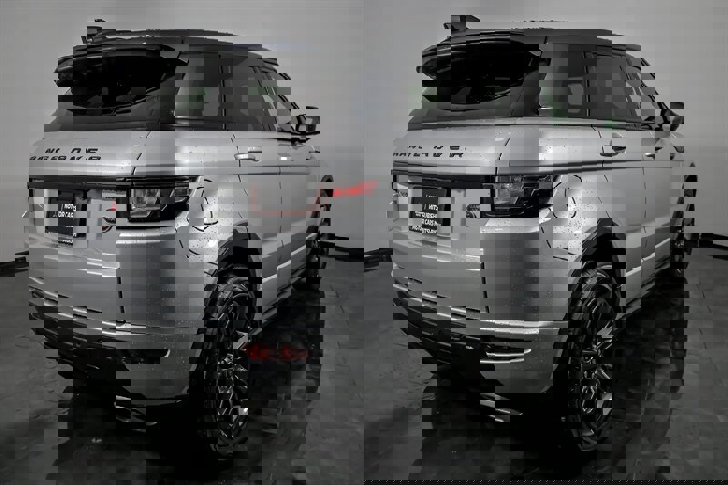 Used 2019 Land Rover Range Rover Evoque SE Premium AWD/4WD image 10