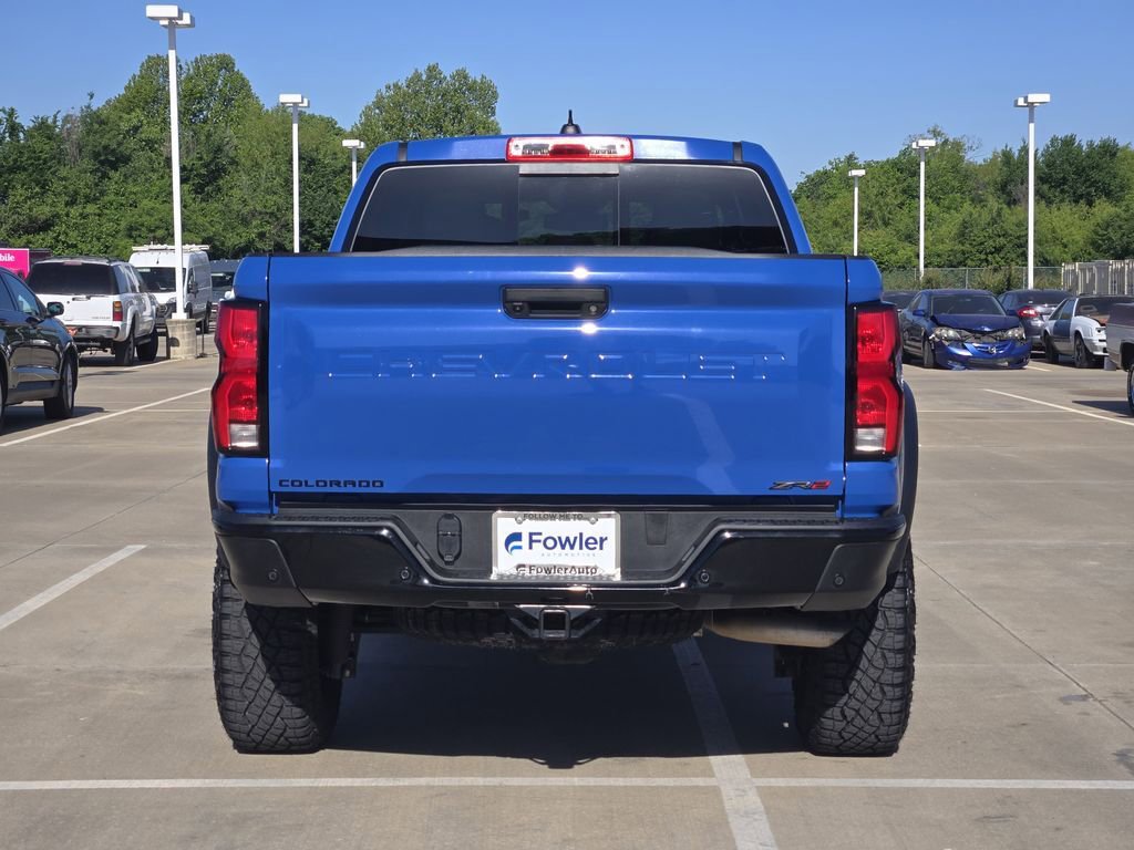 Used 2025 Chevrolet Colorado ZR2 w/ Technology Package AWD/4WD image 6