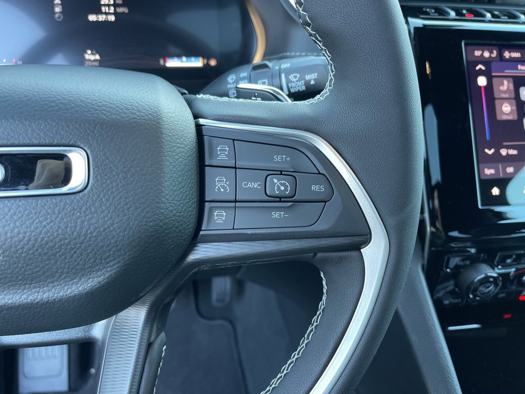 New 2025 Jeep Grand Cherokee L Altitude image 15