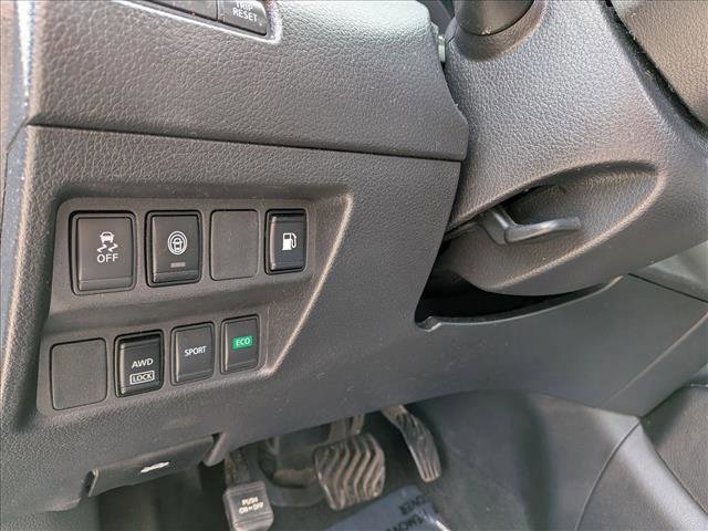 Used 2019 Nissan Rogue S image 16