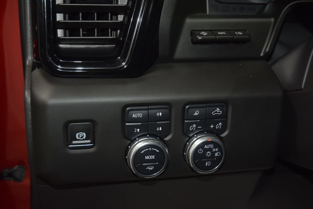 Used 2025 GMC Sierra 1500 AT4 w/ AT4 Premium Package AWD/4WD image 34