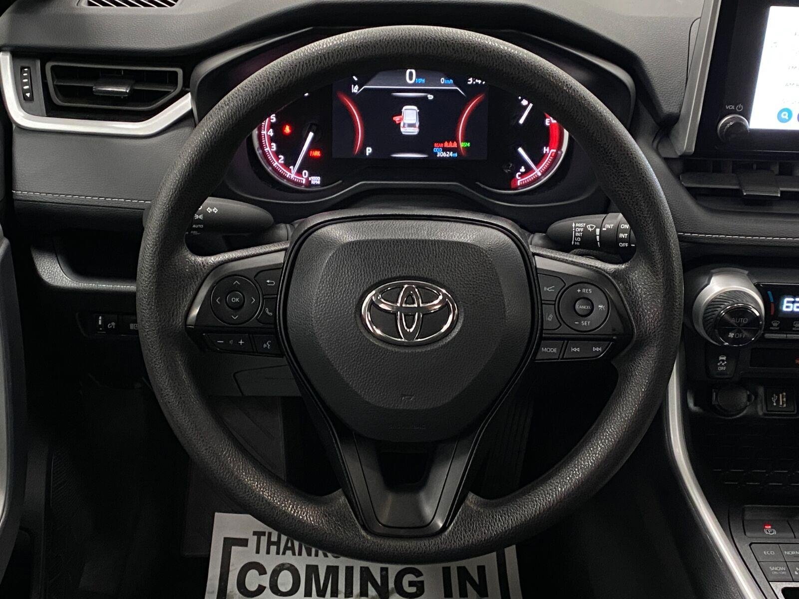 Used 2025 Toyota RAV4 XLE AWD/4WD image 14