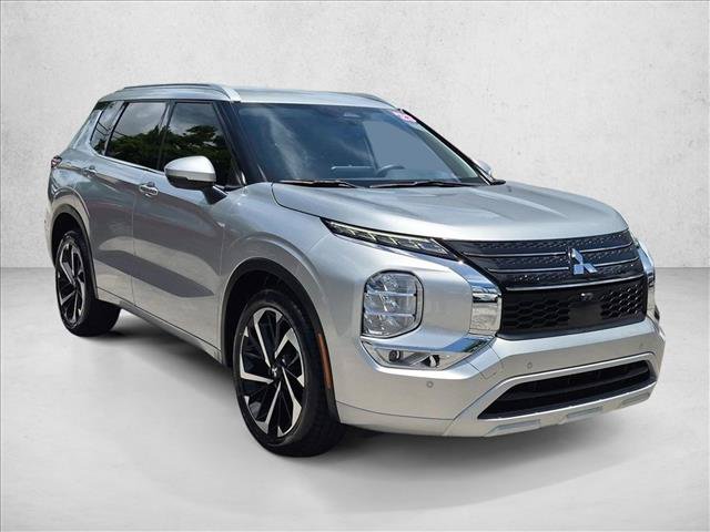 Used 2023 Mitsubishi Outlander SEL FWD image 3