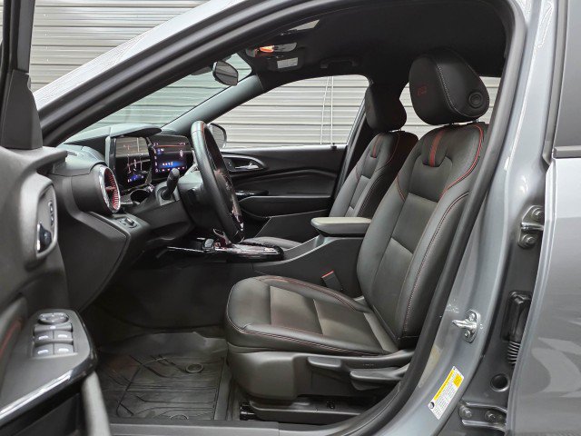 Used 2025 Chevrolet Trax RS w/ Driver Confidence Package FWD image 14