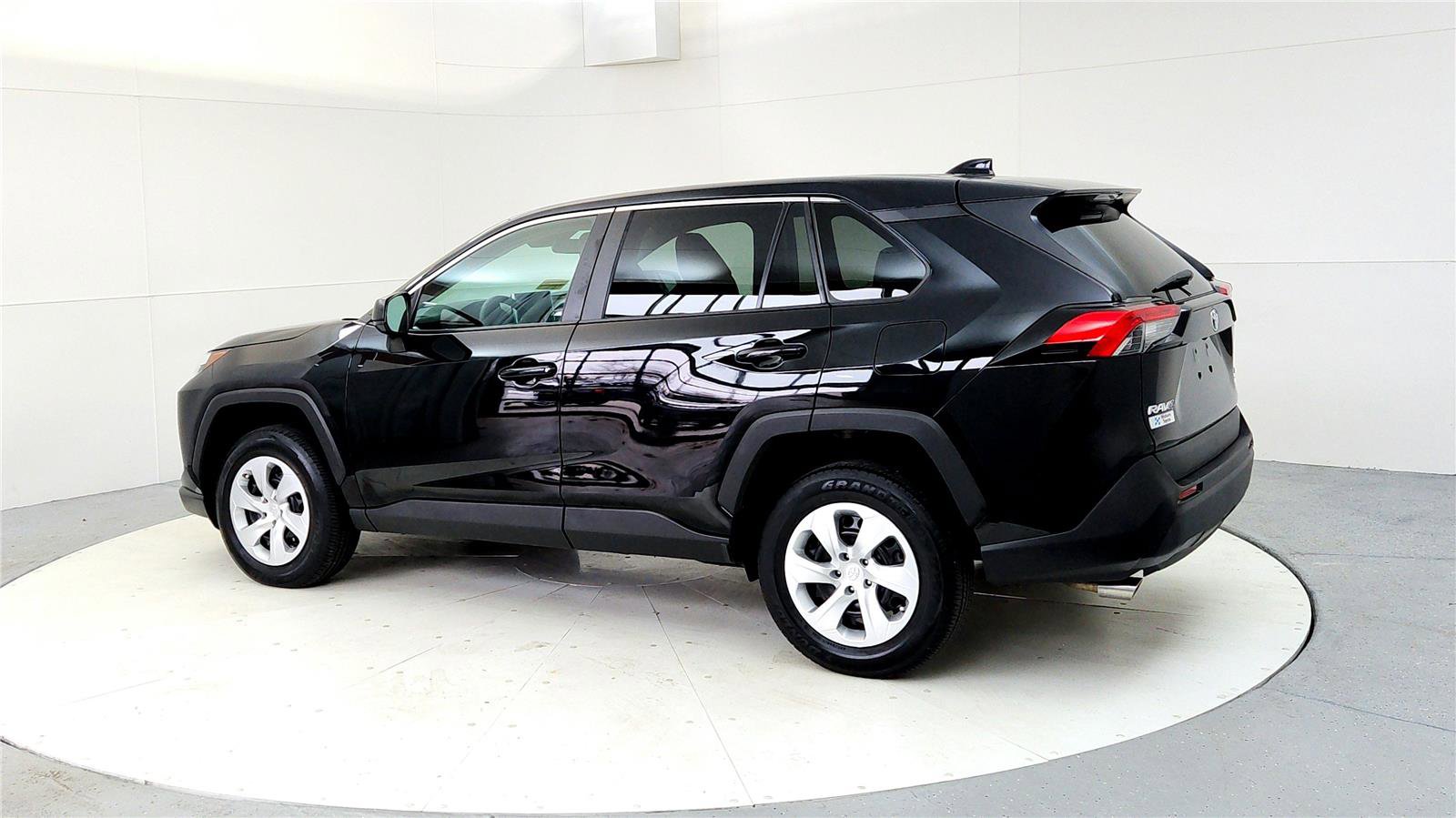 Certified 2023 Toyota RAV4 LE image 4