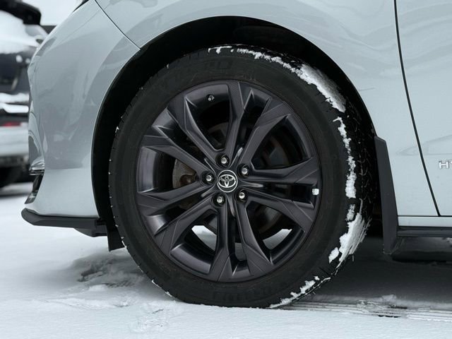 Used 2021 Toyota Sienna XSE image 44