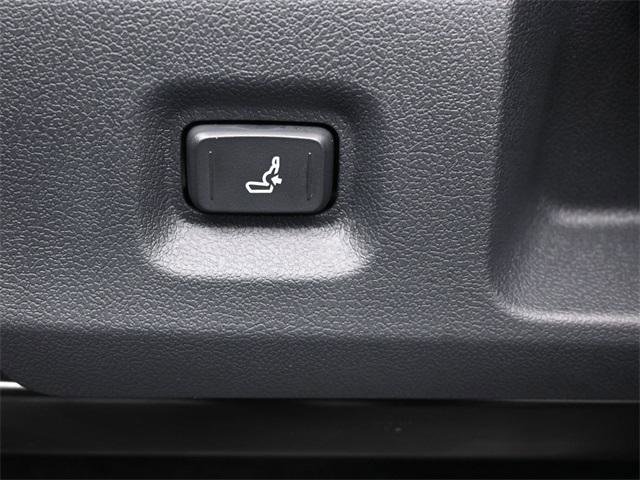 Certified 2025 Toyota Tacoma SR5 image 33