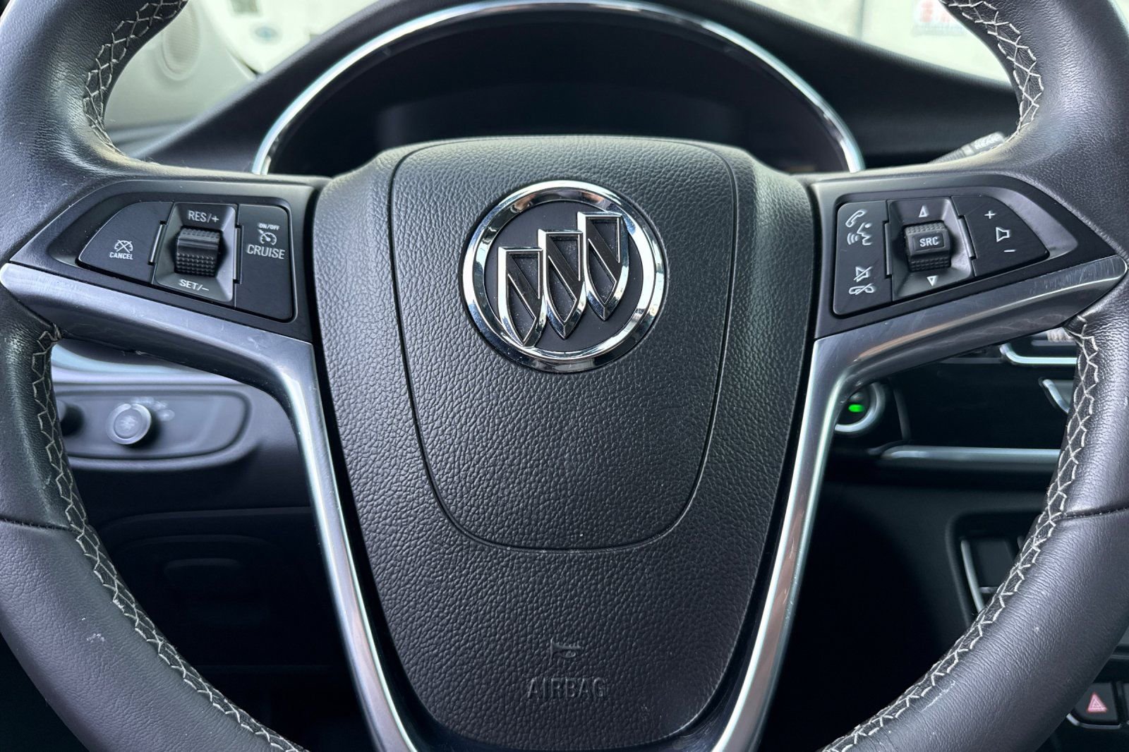 Used 2020 Buick Encore Preferred w/ Safety Package FWD image 24