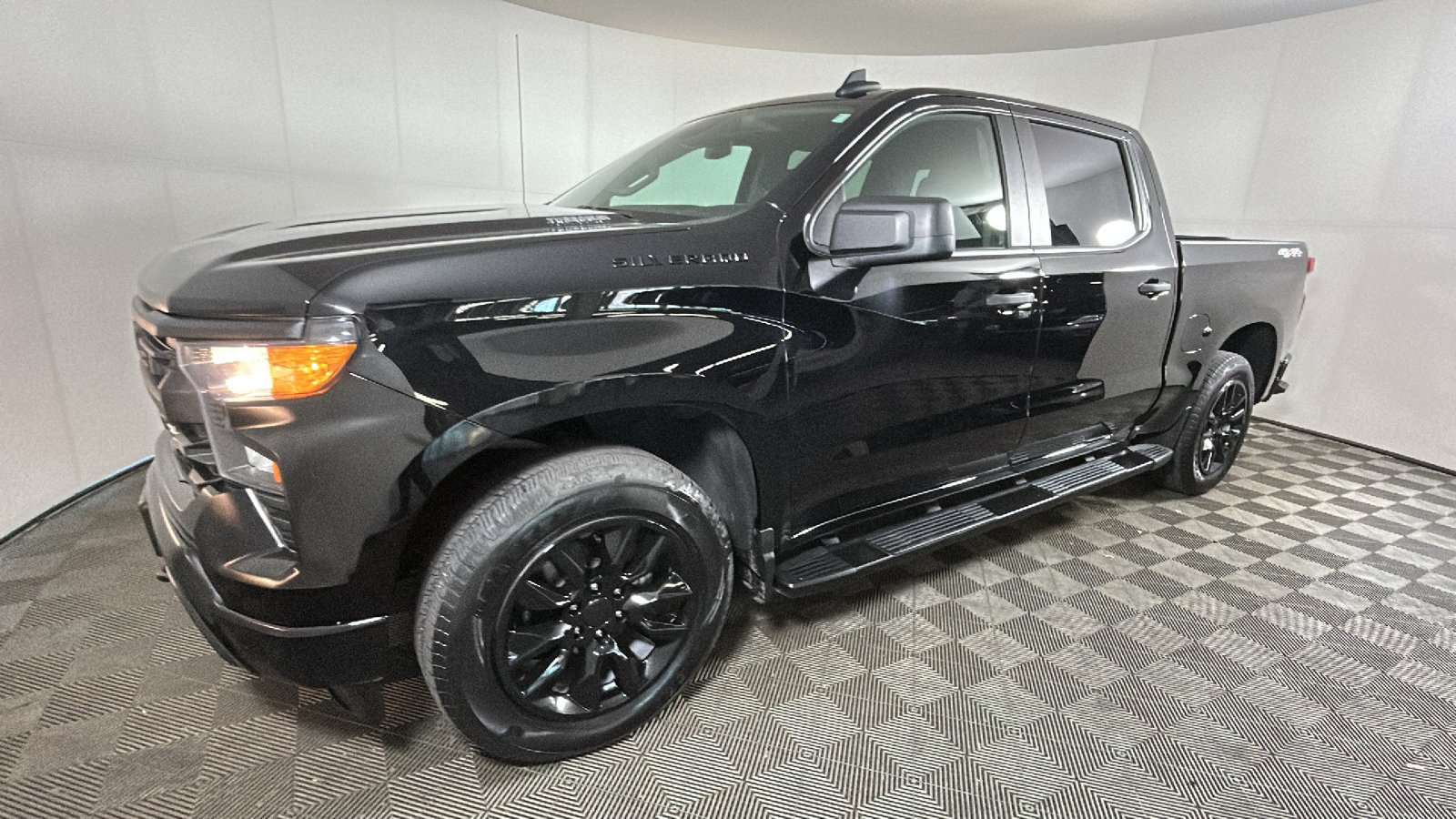 Used 2024 Chevrolet Silverado 1500 Custom w/ LPO, Dark Essentials Package AWD/4WD image 7
