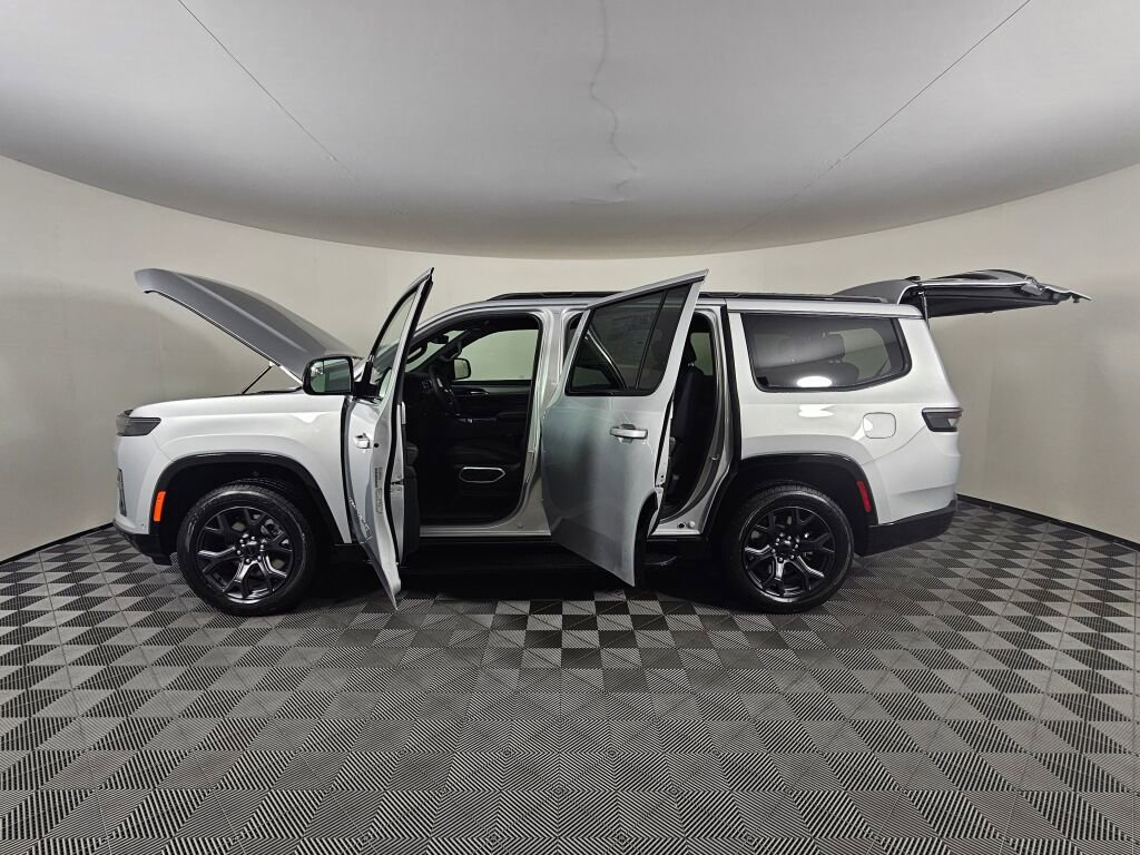New 2026 Jeep Grand Wagoneer Limited AWD/4WD image 17
