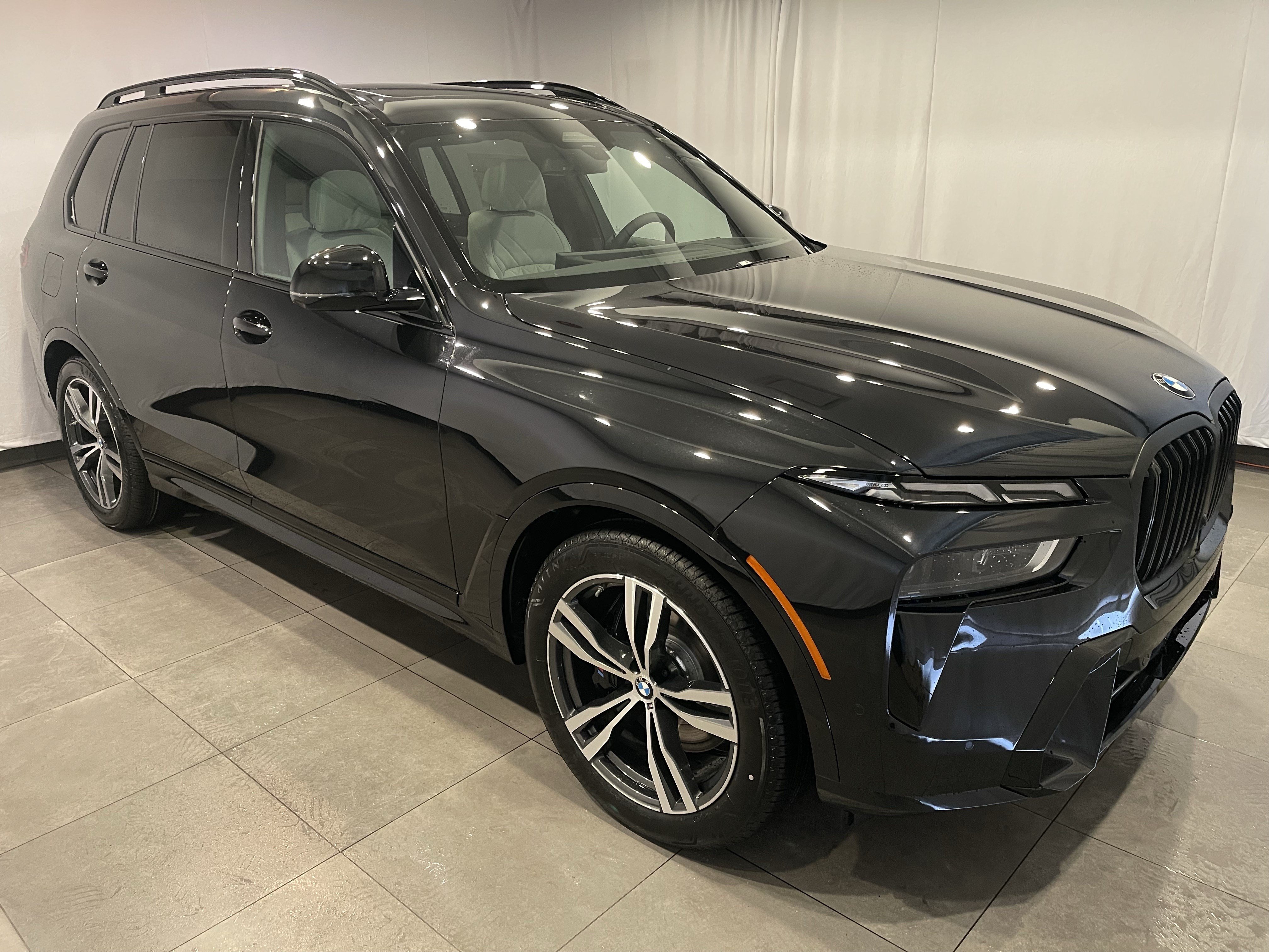 New 2027 BMW X7 xDrive40i w/ M Sport Package AWD/4WD image 3