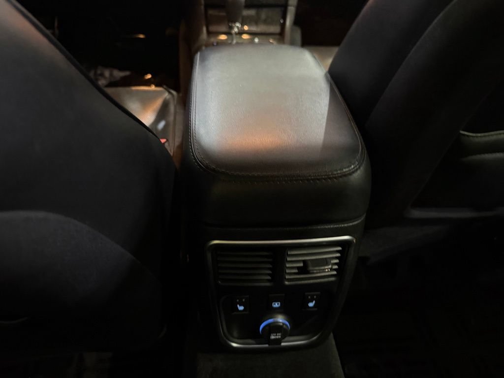 Used 2011 Chrysler 300 C w/ Sound Group RWD image 31