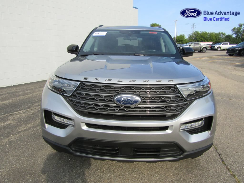 Certified 2024 Ford Explorer XLT w/ Equipment Group 202A AWD/4WD image 7
