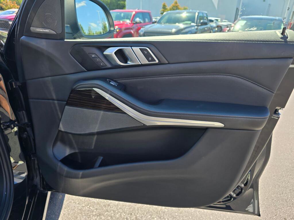 Used 2023 BMW X7 xDrive40i image 46