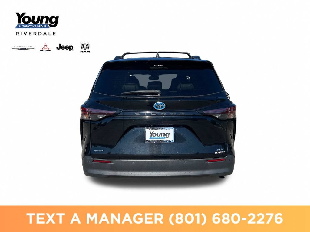 Used 2025 Toyota Sienna XLE w/ XLE Plus Package FWD image 4