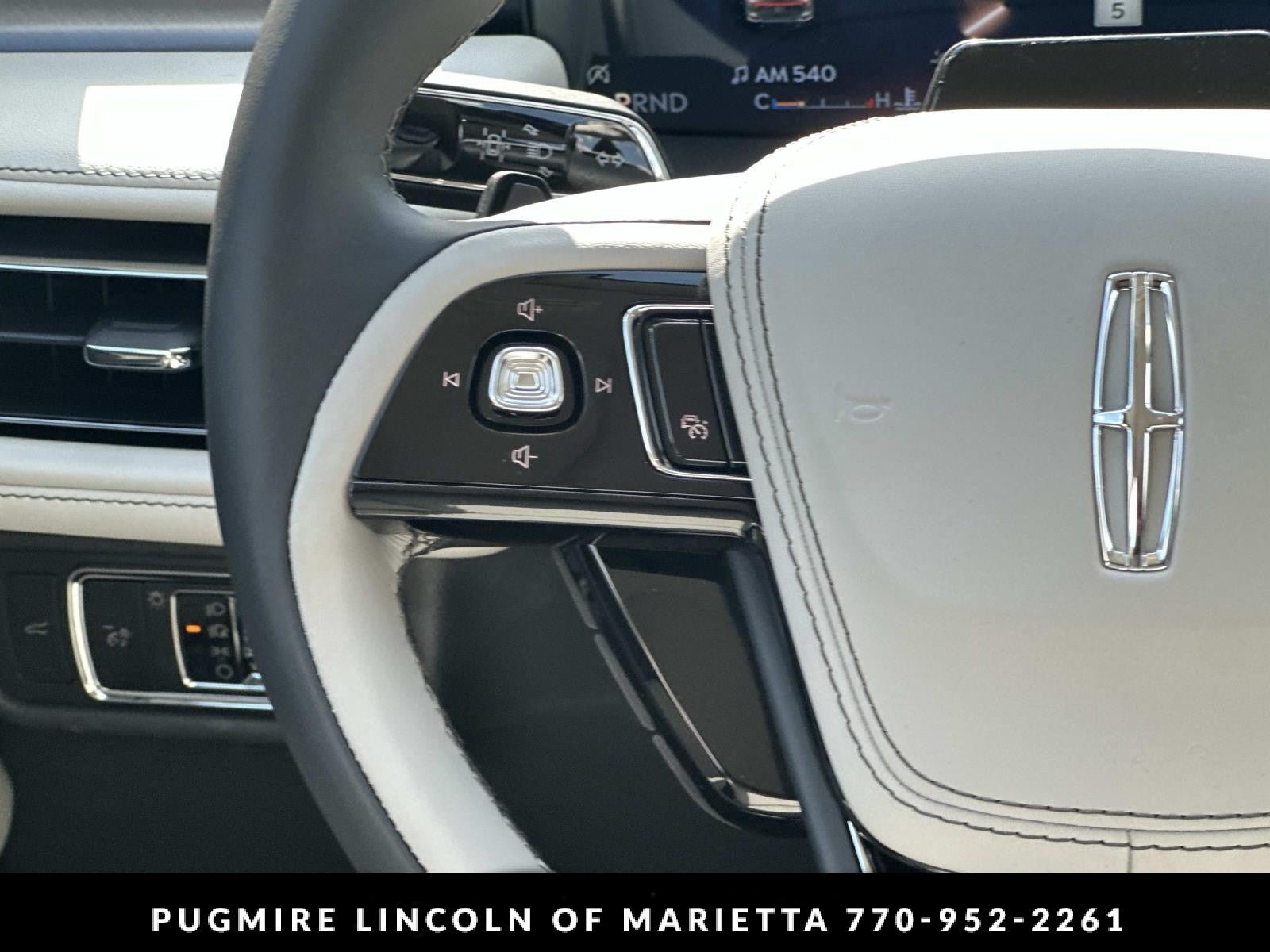 New 2026 Lincoln Aviator 2WD w/ Jet Appearance Package image 25
