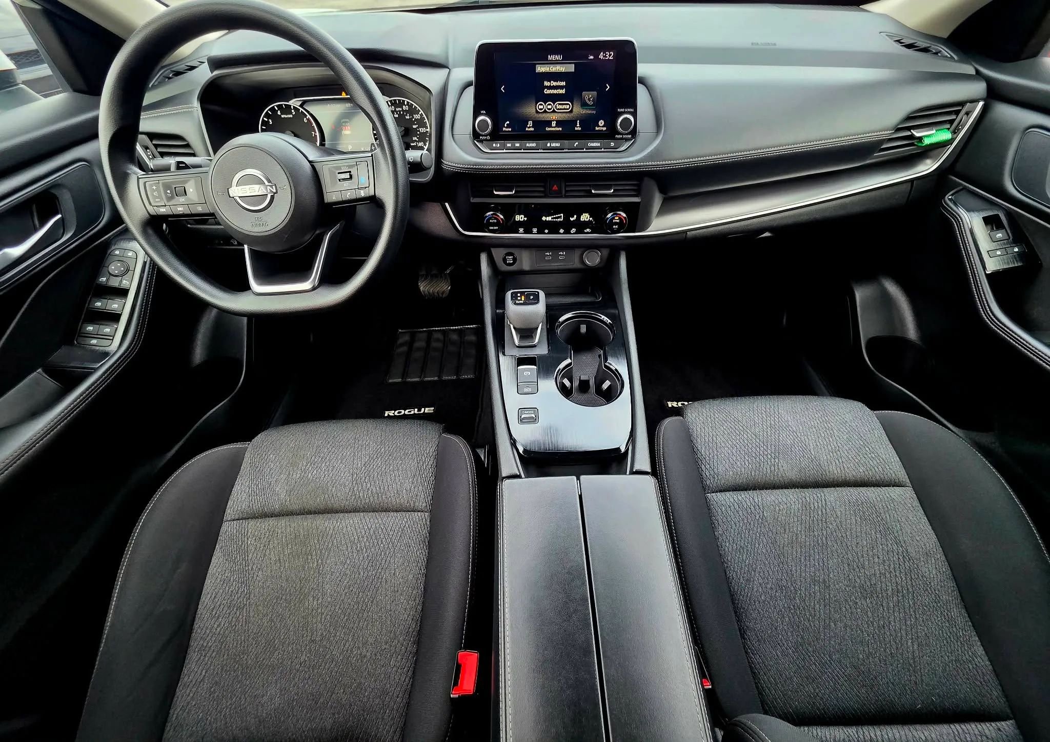 Used 2024 Nissan Rogue SV image 8