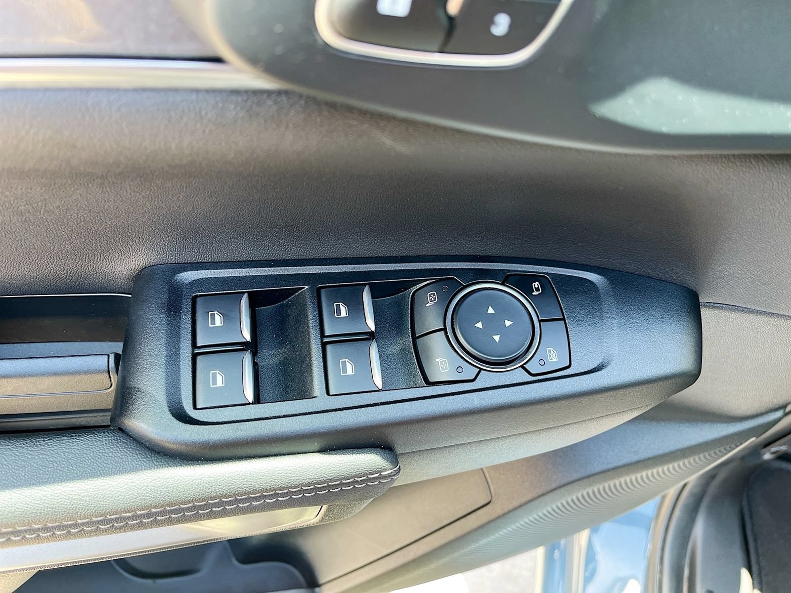 Used 2024 Ford Ranger Lariat w/ FX4 Off-Road Package AWD/4WD image 18