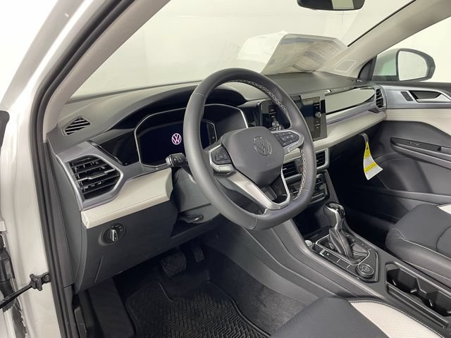 New 2026 Volkswagen Taos SEL AWD/4WD image 2