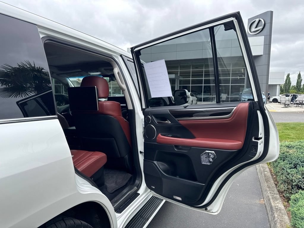 Used 2017 Lexus LX 570 4WD w/ Luxury Package image 17