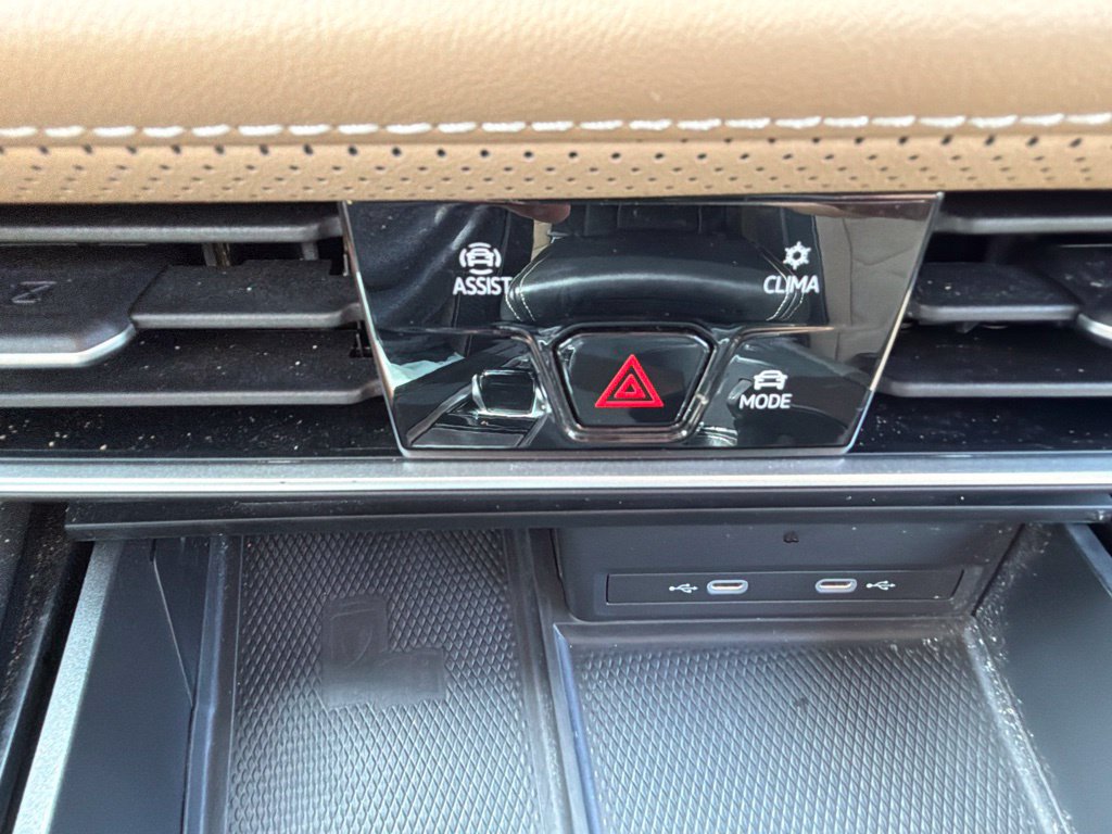 Used 2024 Volkswagen Atlas Cross Sport SE FWD image 35