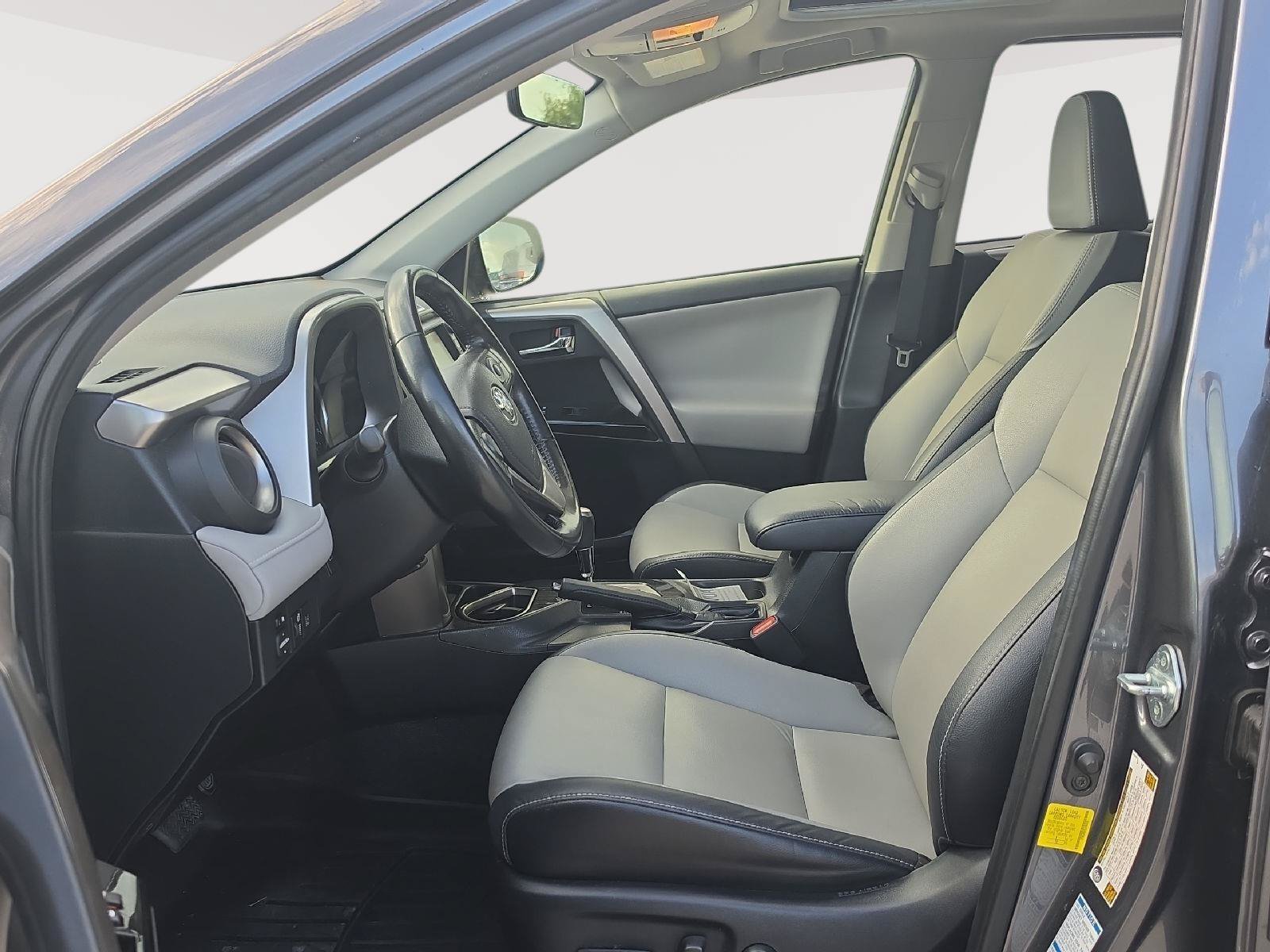 Used 2018 Toyota RAV4 Limited AWD/4WD image 11