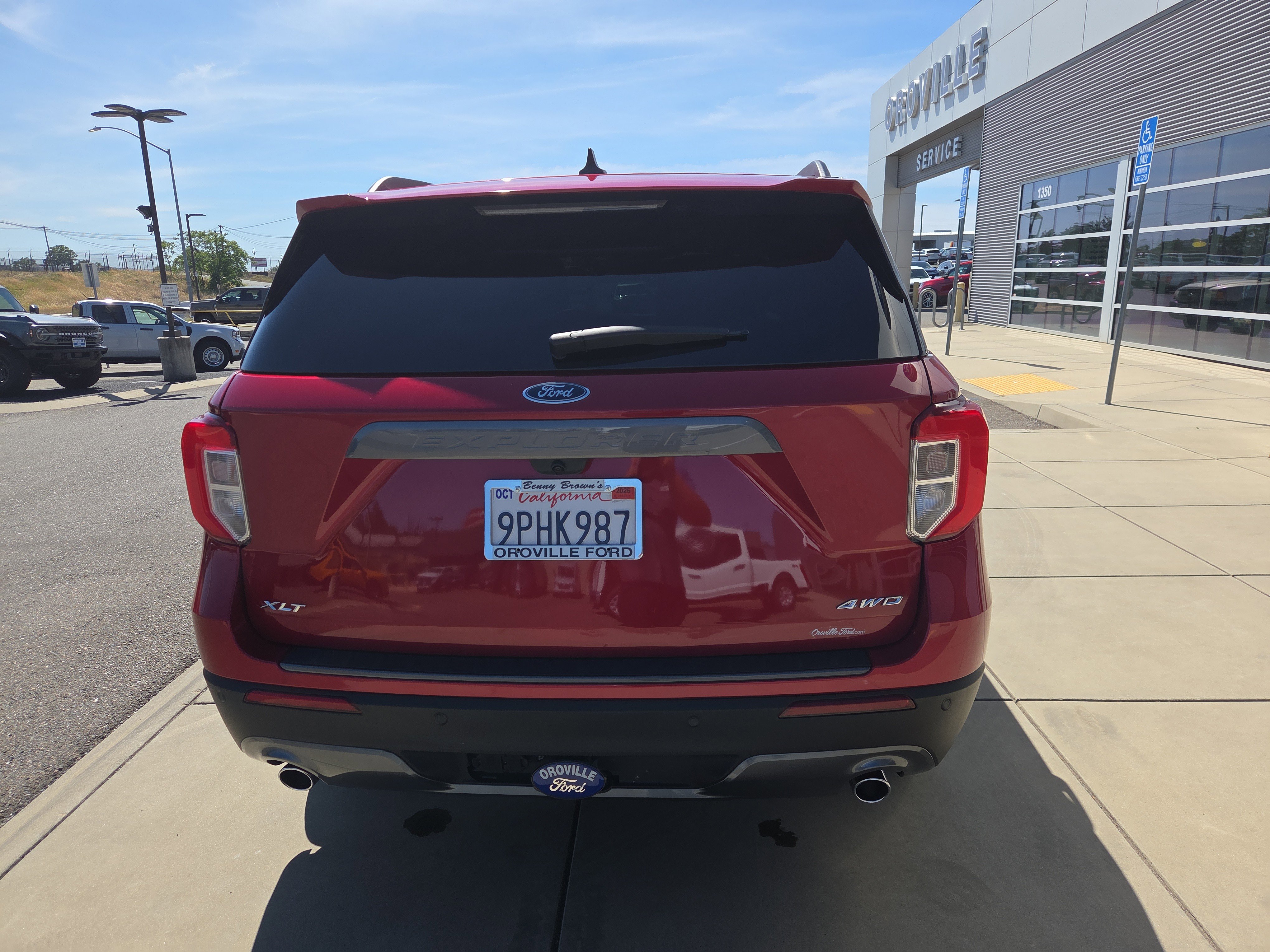 Used 2024 Ford Explorer XLT w/ Equipment Group 202A image 4