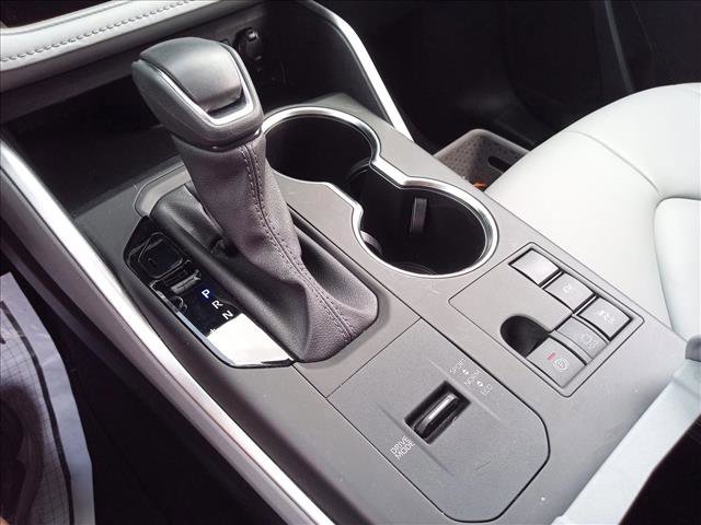 Used 2024 Toyota Highlander XLE FWD image 20