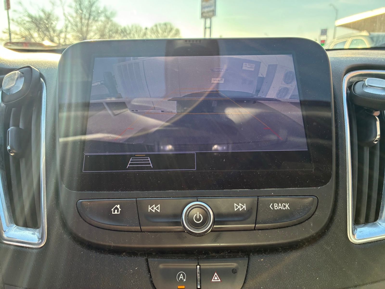 Used 2021 Chevrolet Malibu LT image 8