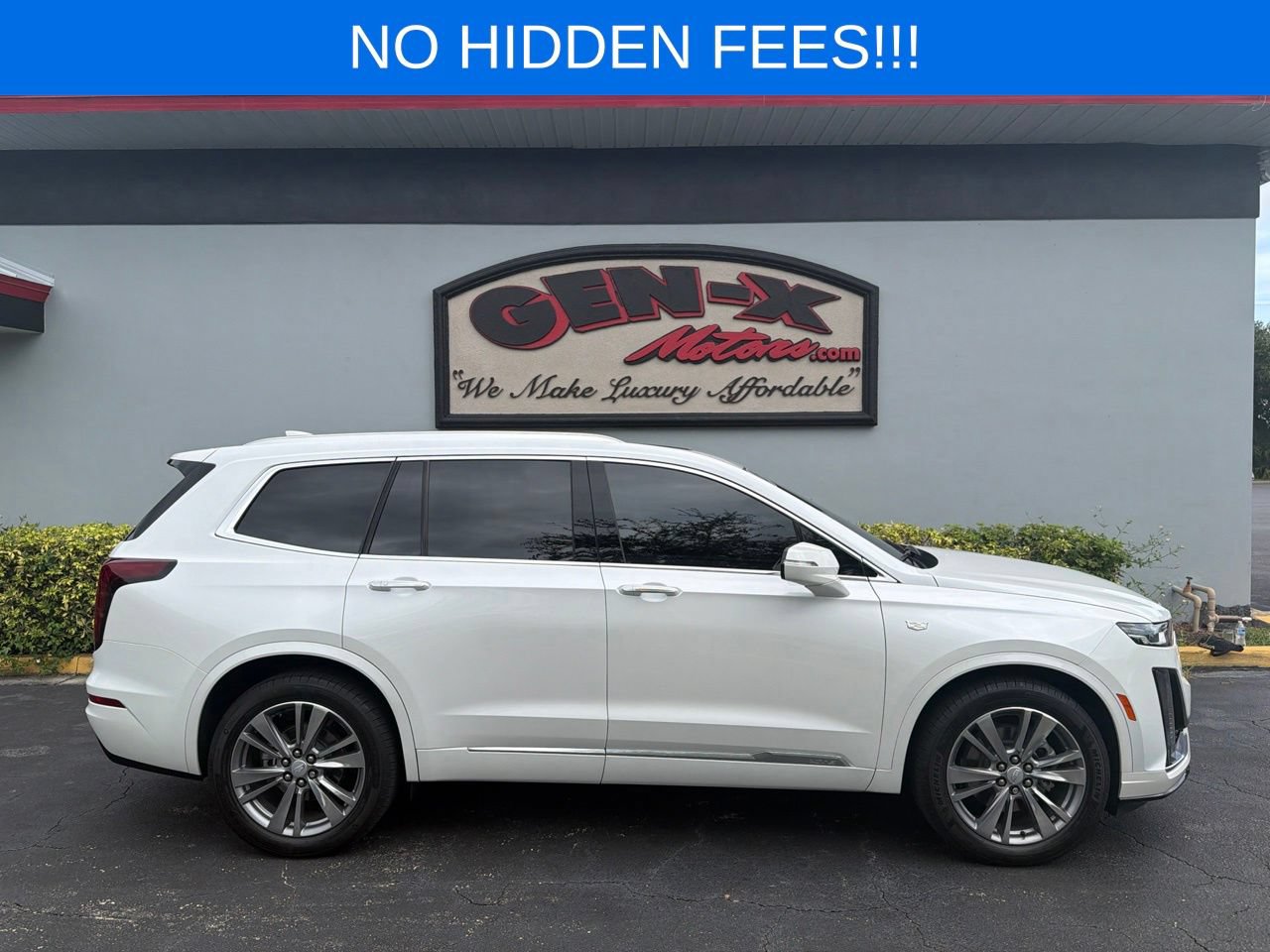 Used 2025 Cadillac XT6 Premium Luxury w/ LPO, Floor Liner Package FWD image 2