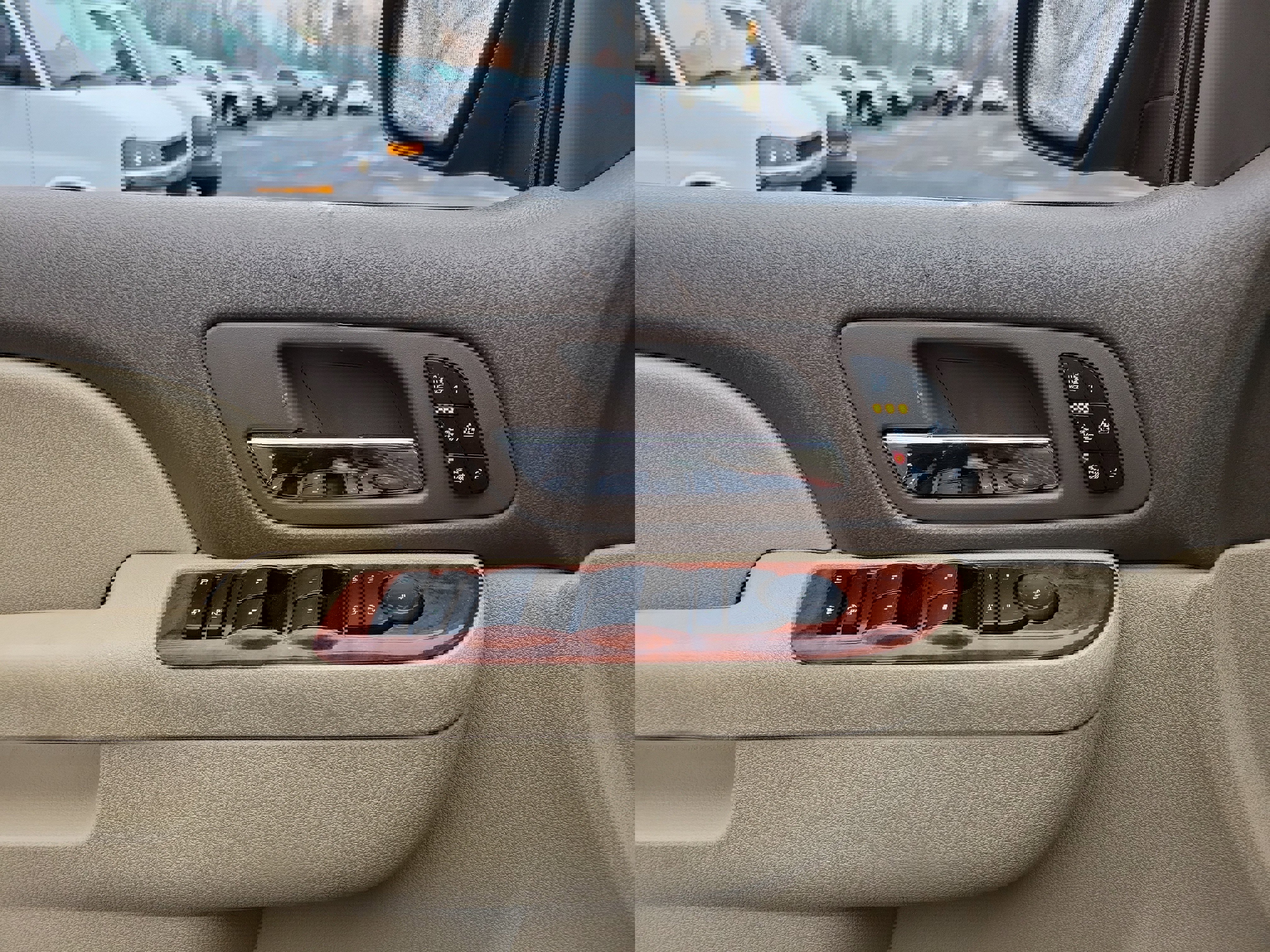 Used 2013 Chevrolet Avalanche LTZ image 17