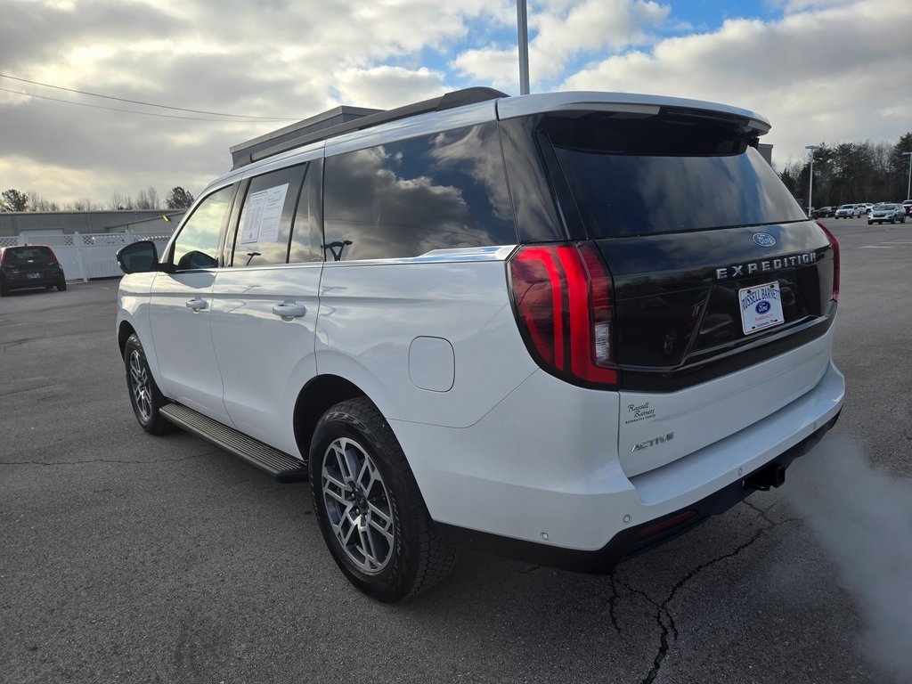 Used 2025 Ford Expedition Active image 3
