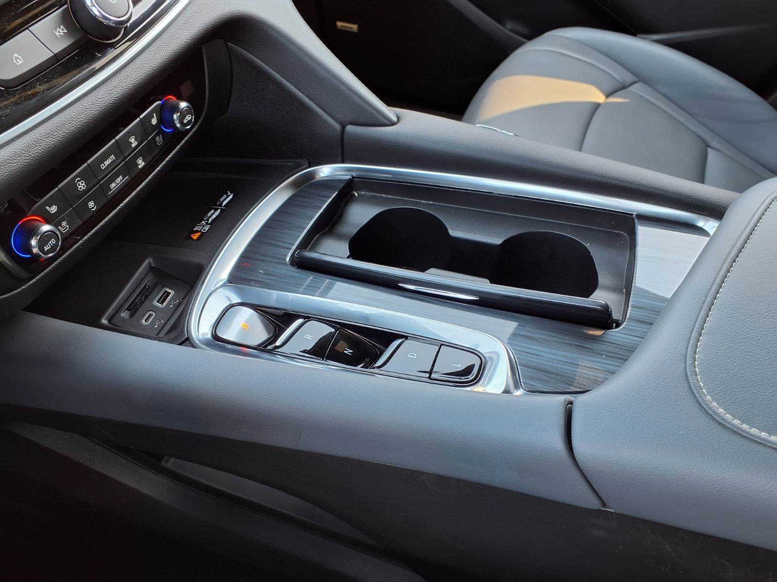 Used 2024 Buick Enclave Premium w/ Experience Buick Package FWD image 10