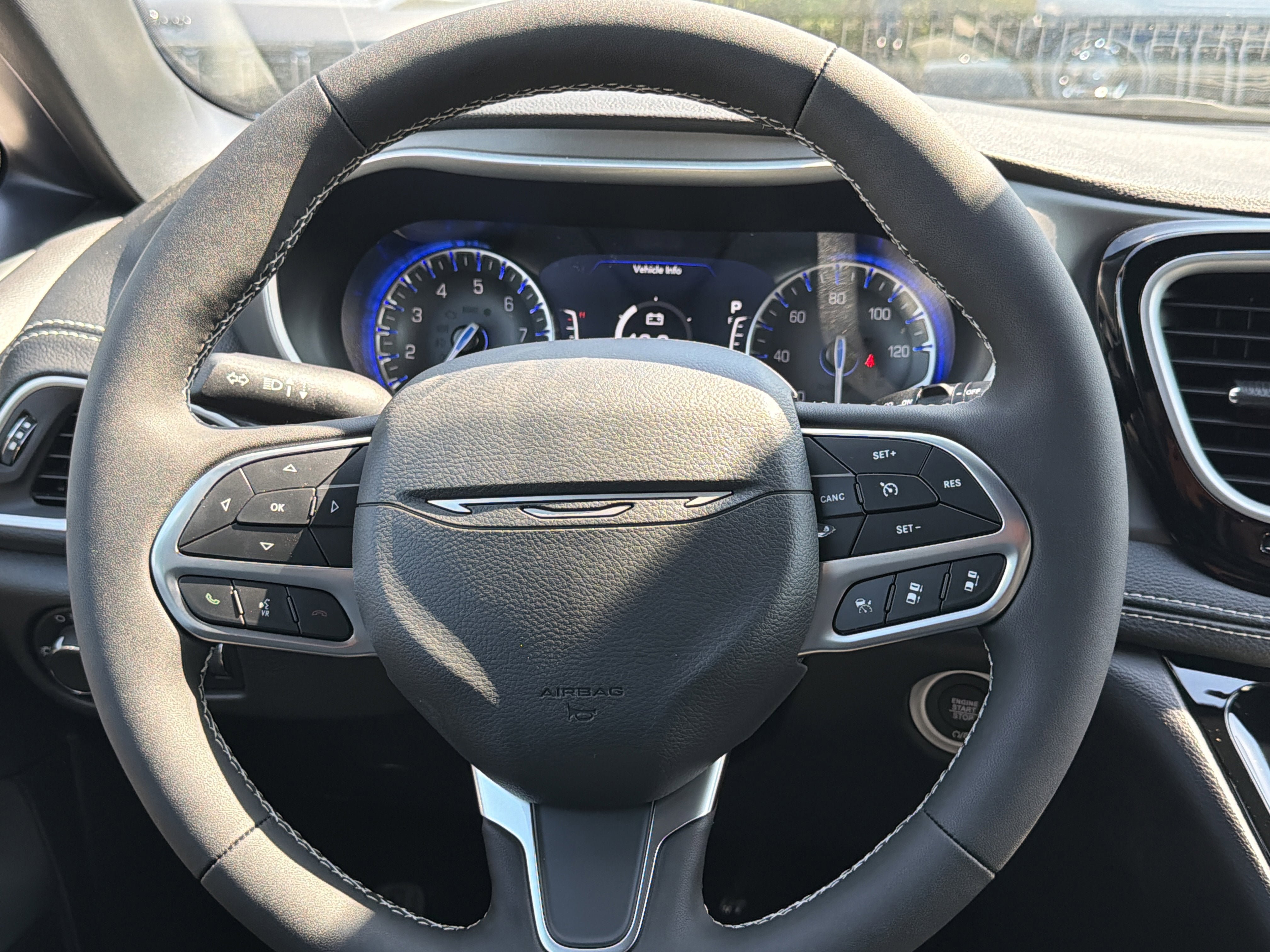 New 2027 Chrysler Pacifica Select AWD/4WD image 22