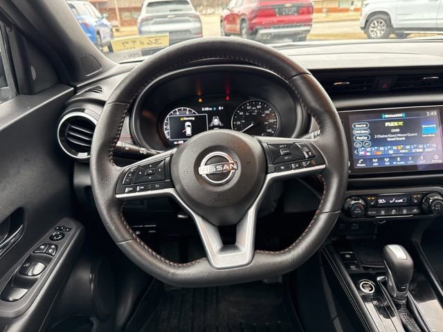 Used 2023 Nissan Kicks SR w/ SR Premium Package image 3