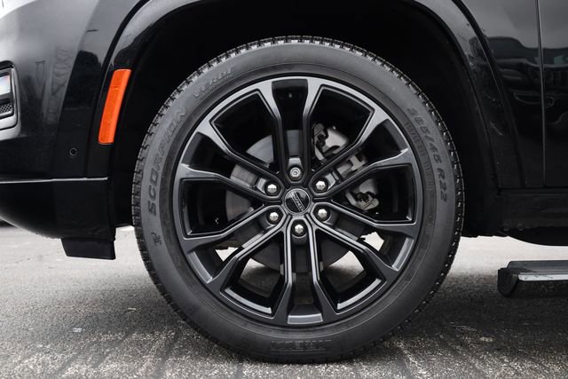 Used 2024 Jeep Grand Wagoneer Series II w/ Quick Order Packagew 28T image 7