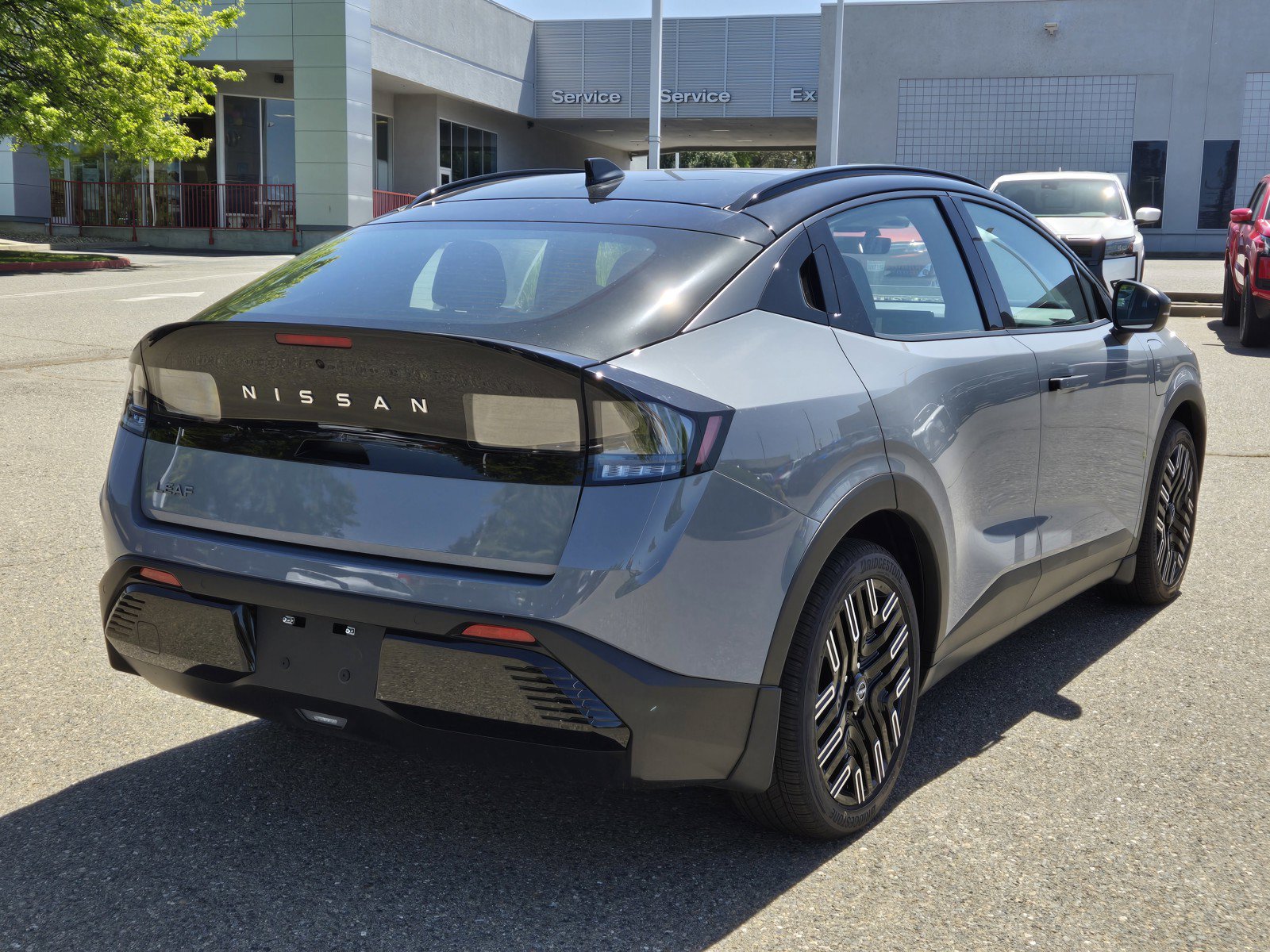 New 2026 Nissan Leaf Platinum+ w/ Cargo Package (Platinum+) FWD image 4