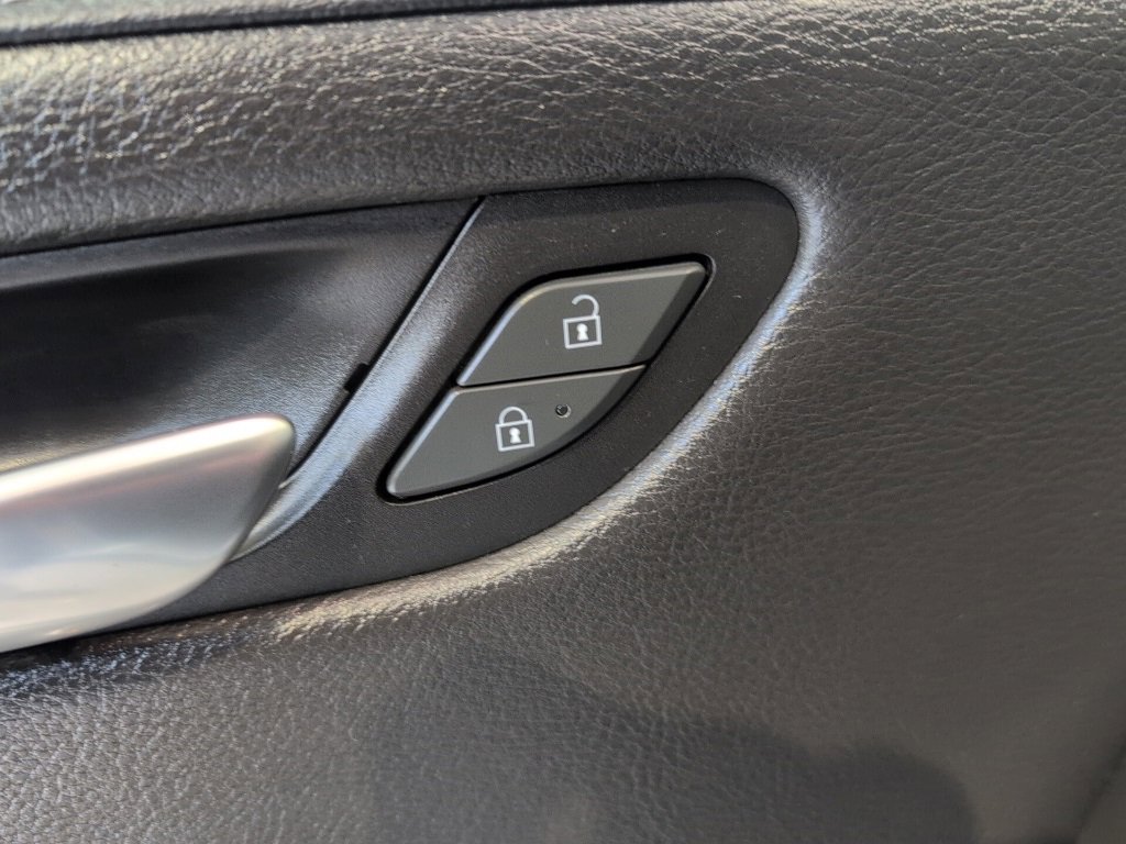 Used 2019 Cadillac XT4 Premium Luxury w/ Technology Package image 9