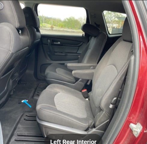 Used 2017 Chevrolet Traverse LT w/ Style and Technology Package image 11