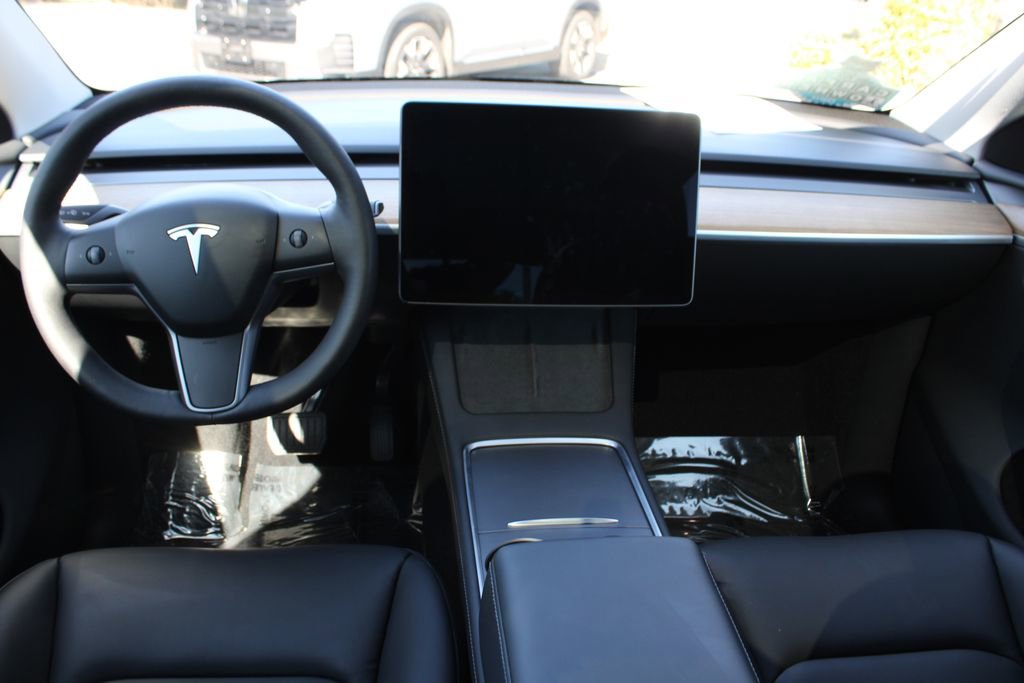 Used 2024 Tesla Model Y Long Range AWD/4WD image 17