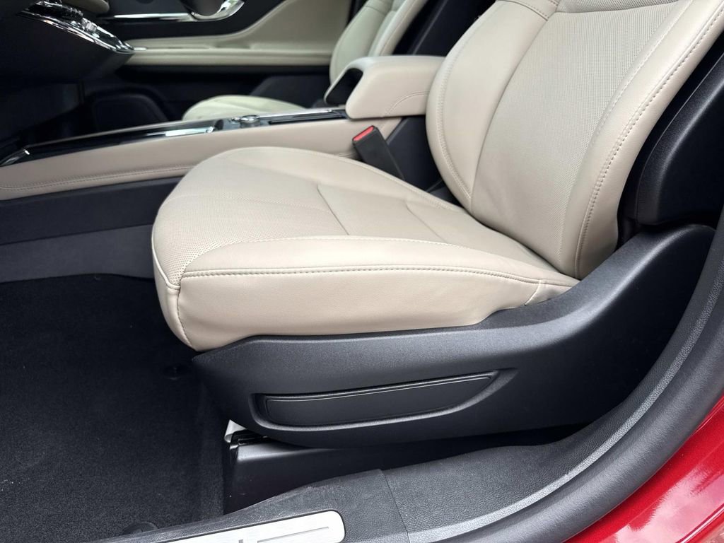 New 2025 Lincoln Corsair Reserve image 20