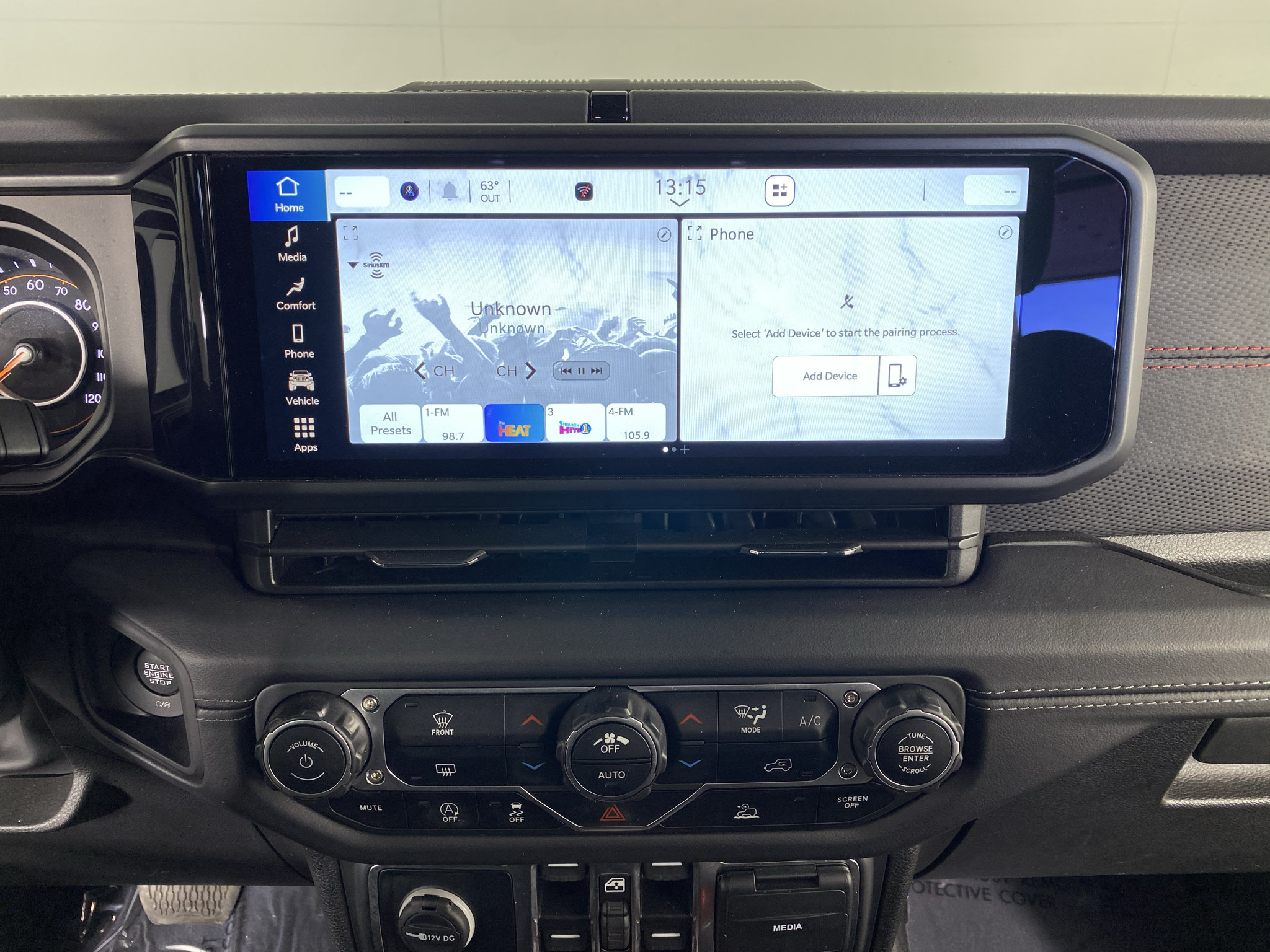 Used 2025 Jeep Wrangler Unlimited Rubicon AWD/4WD image 18