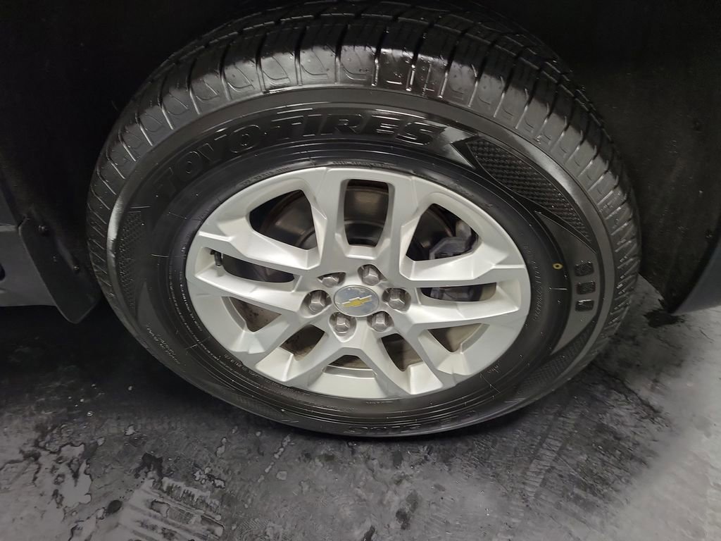 Used 2020 Chevrolet Traverse LT w/ LPO, Floor Liner Package image 11