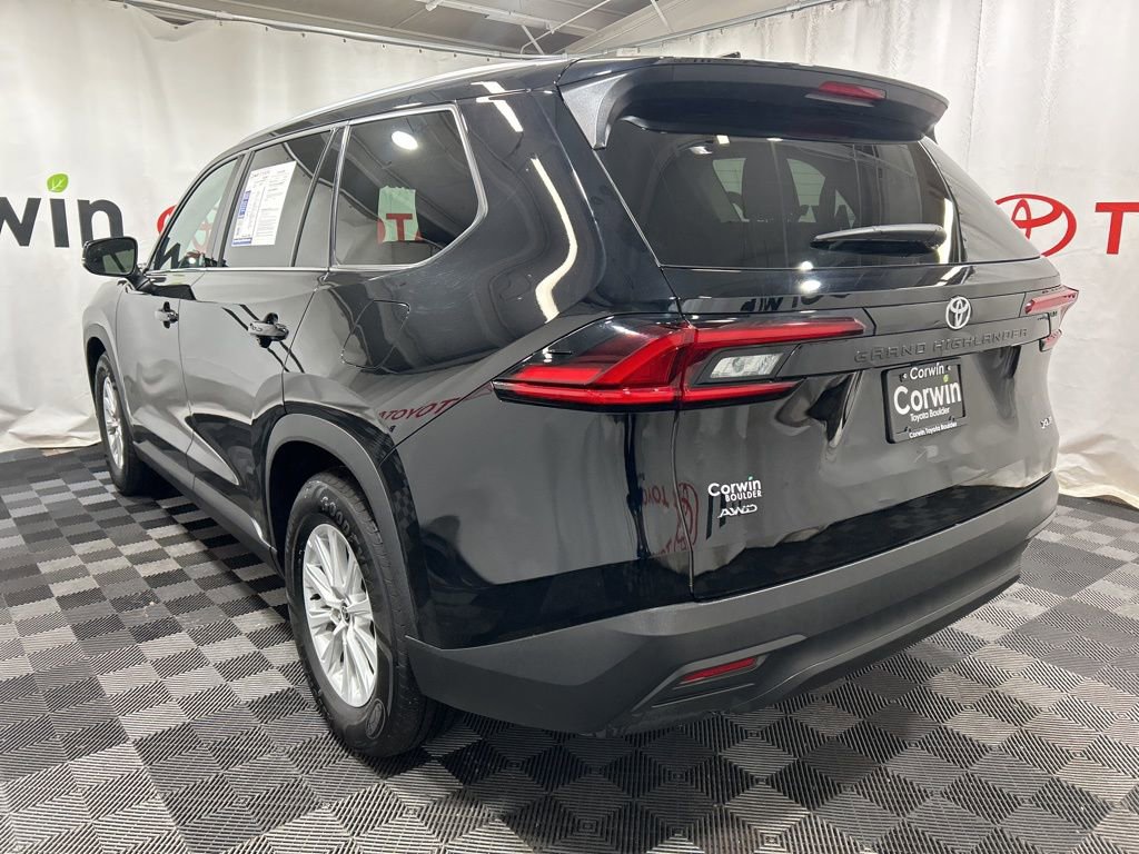 Used 2025 Toyota Grand Highlander AWD image 5