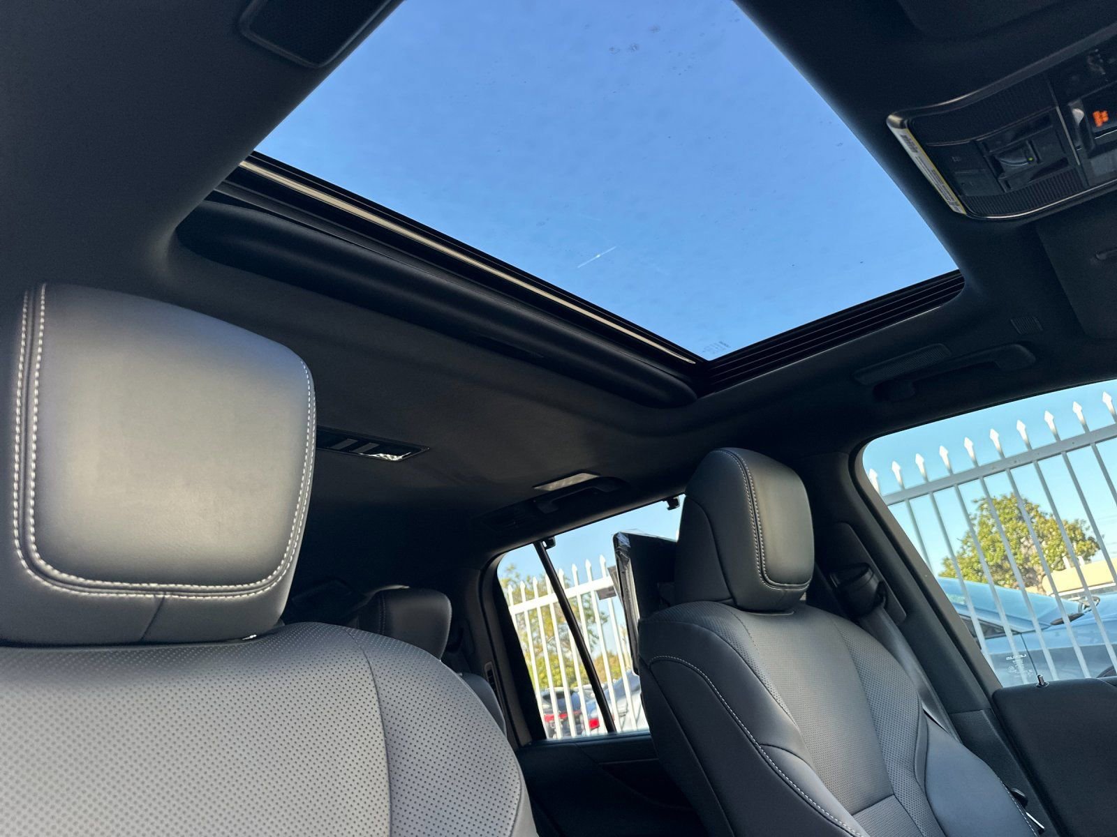 Used 2026 Lexus LX 700h Luxury image 21