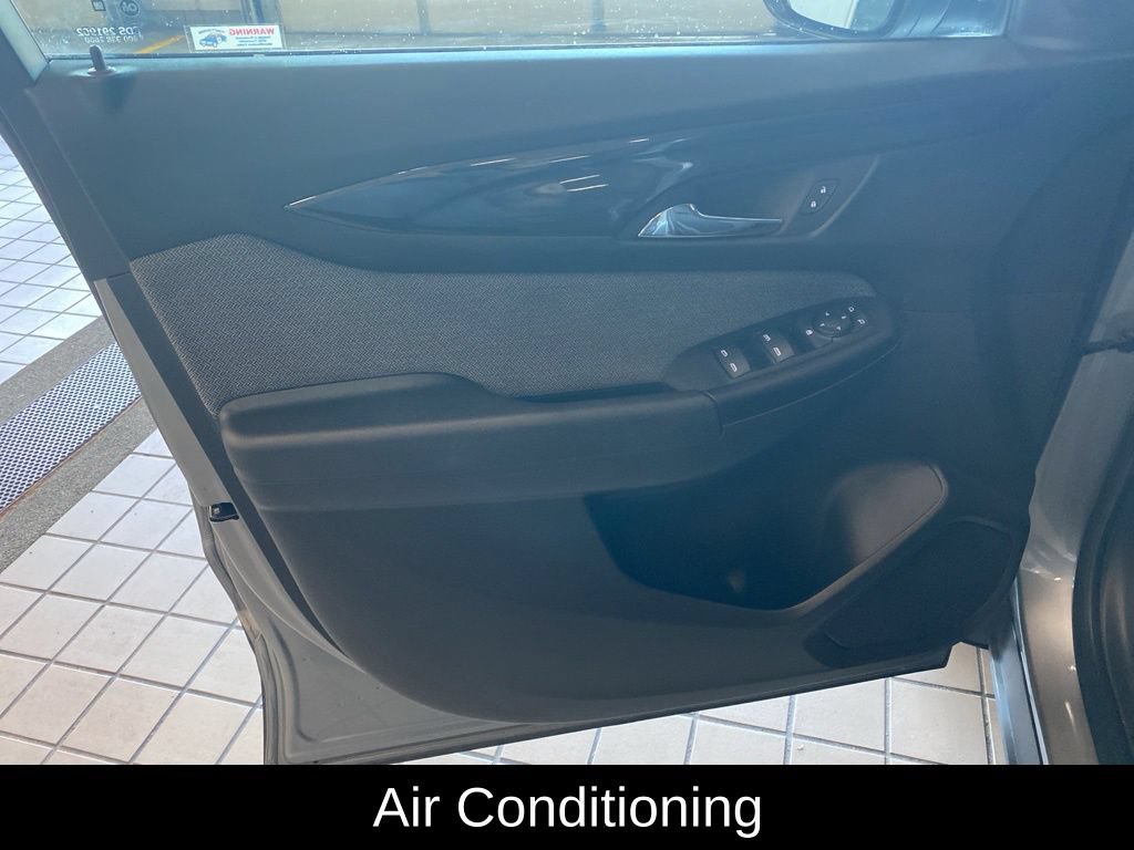 Used 2025 Chevrolet TrailBlazer LT AWD/4WD image 8
