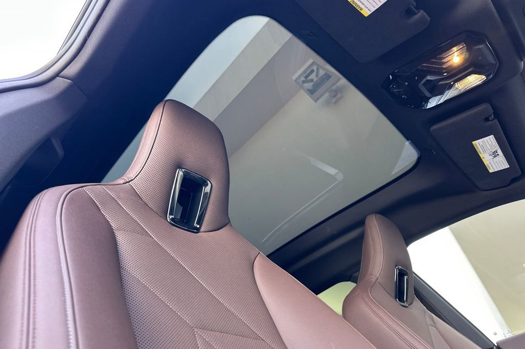 Used 2023 BMW iX xDrive50 image 18