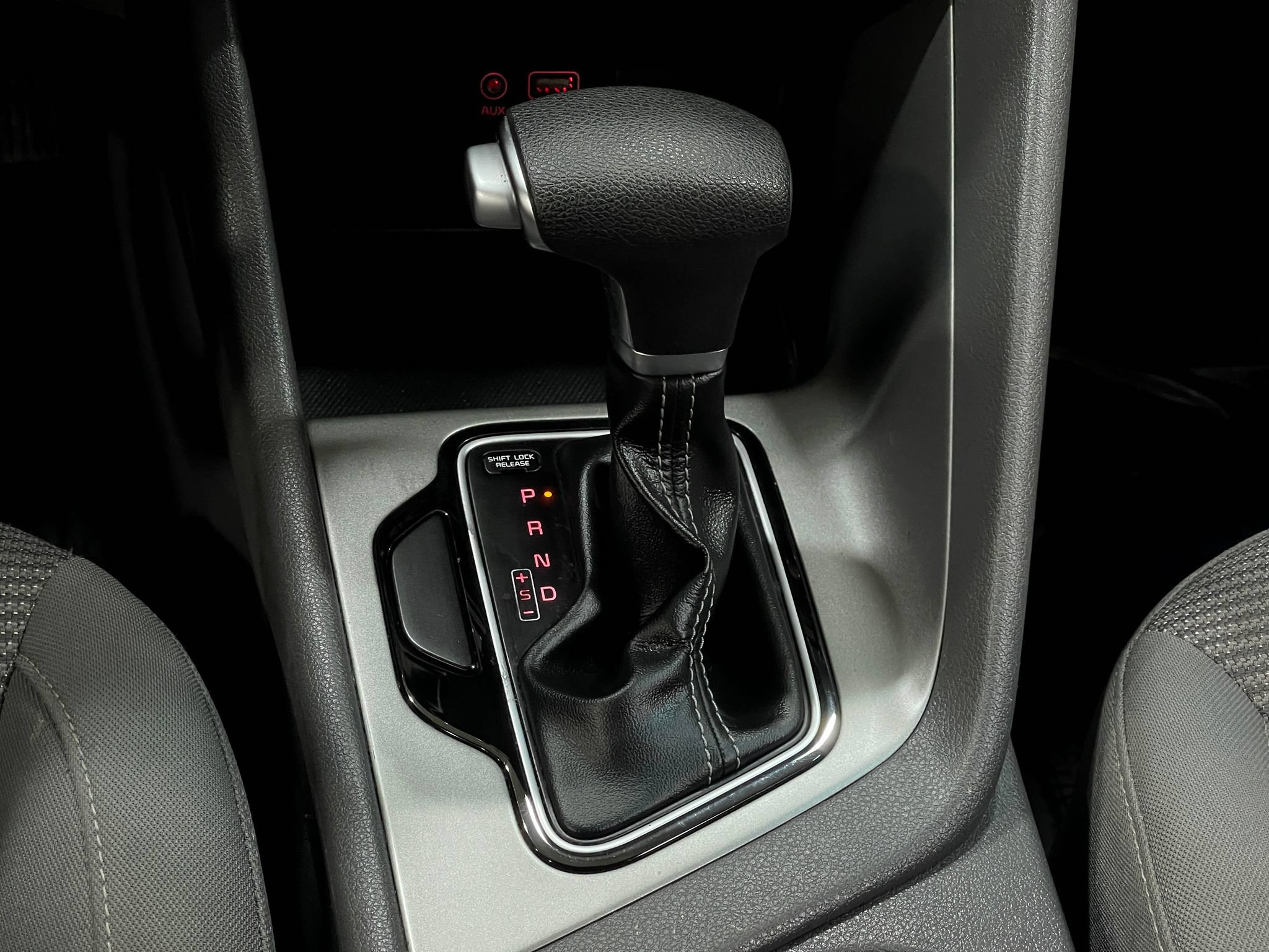 Used 2019 Kia Niro LX FWD image 27