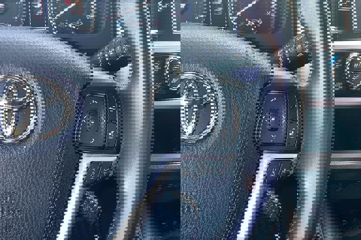 Used 2019 Toyota Highlander SE image 21